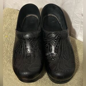 Dansko Professional Clogs Black Tooled Womens Euro Size 36 US 5.5 VGUC
